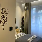 Urban Deluxe Downtown Buda