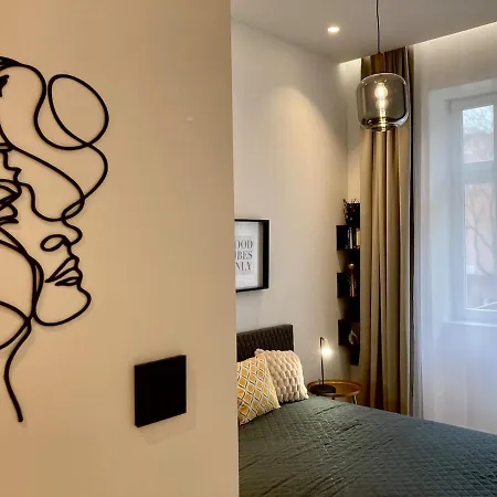 Urban Deluxe Downtown Buda Appartamento *