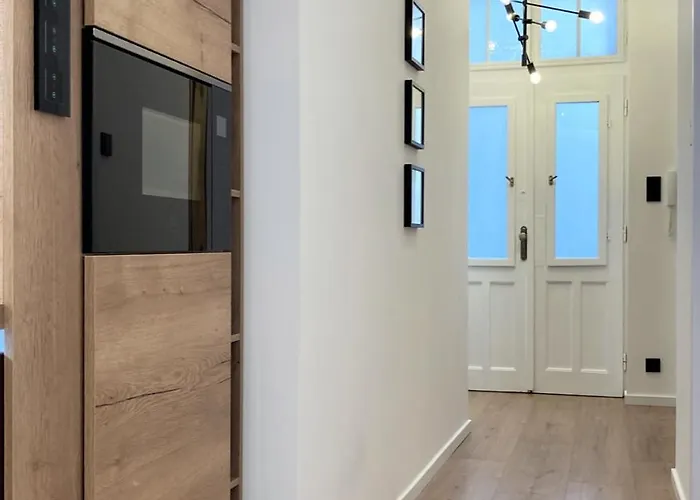 Urban Deluxe Downtown Buda